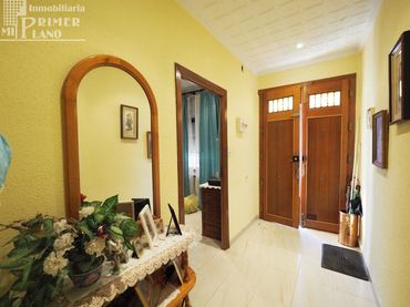 Casa amb balcó en venda a Tomelloso