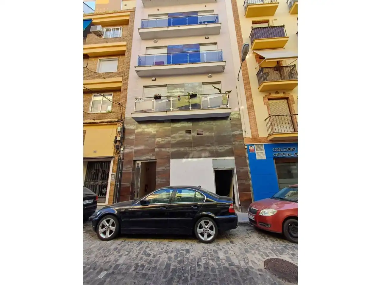 Vista exterior de Local en venta en Huelva