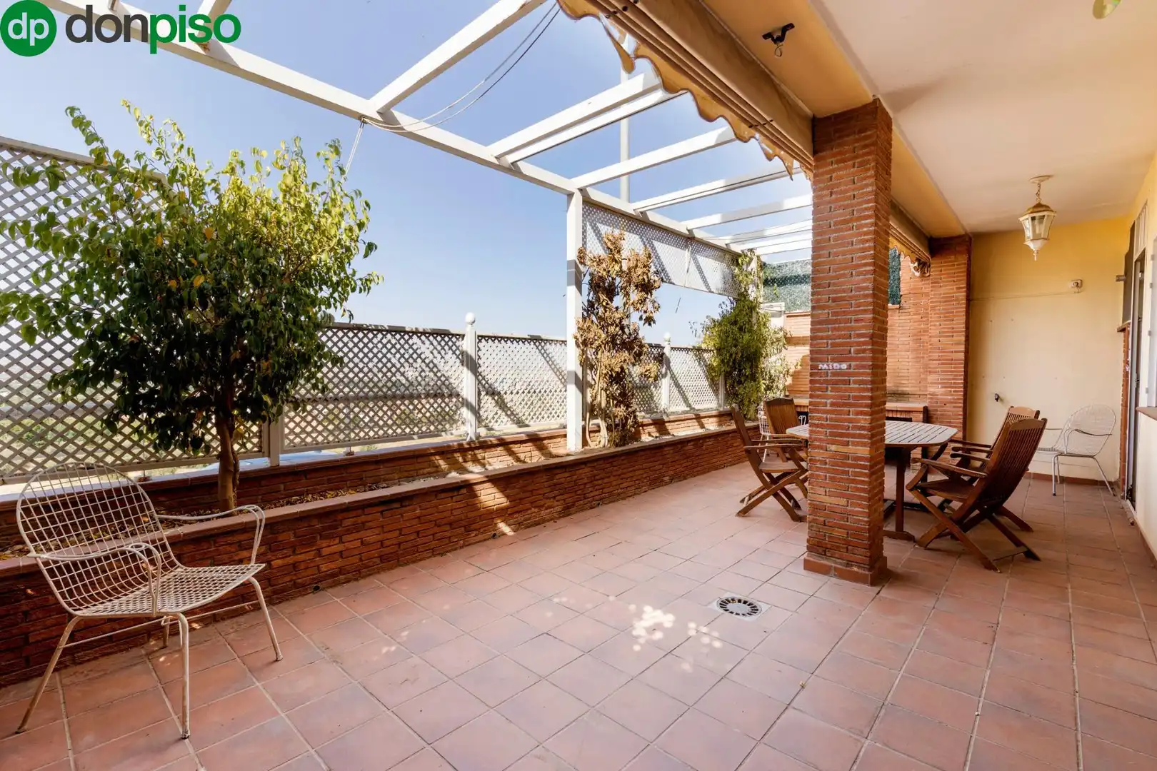 Terrasse von Einfamilien-Reihenhaus zum Verkauf in Granada mit Klimaanlage, Heizung und Terrasse