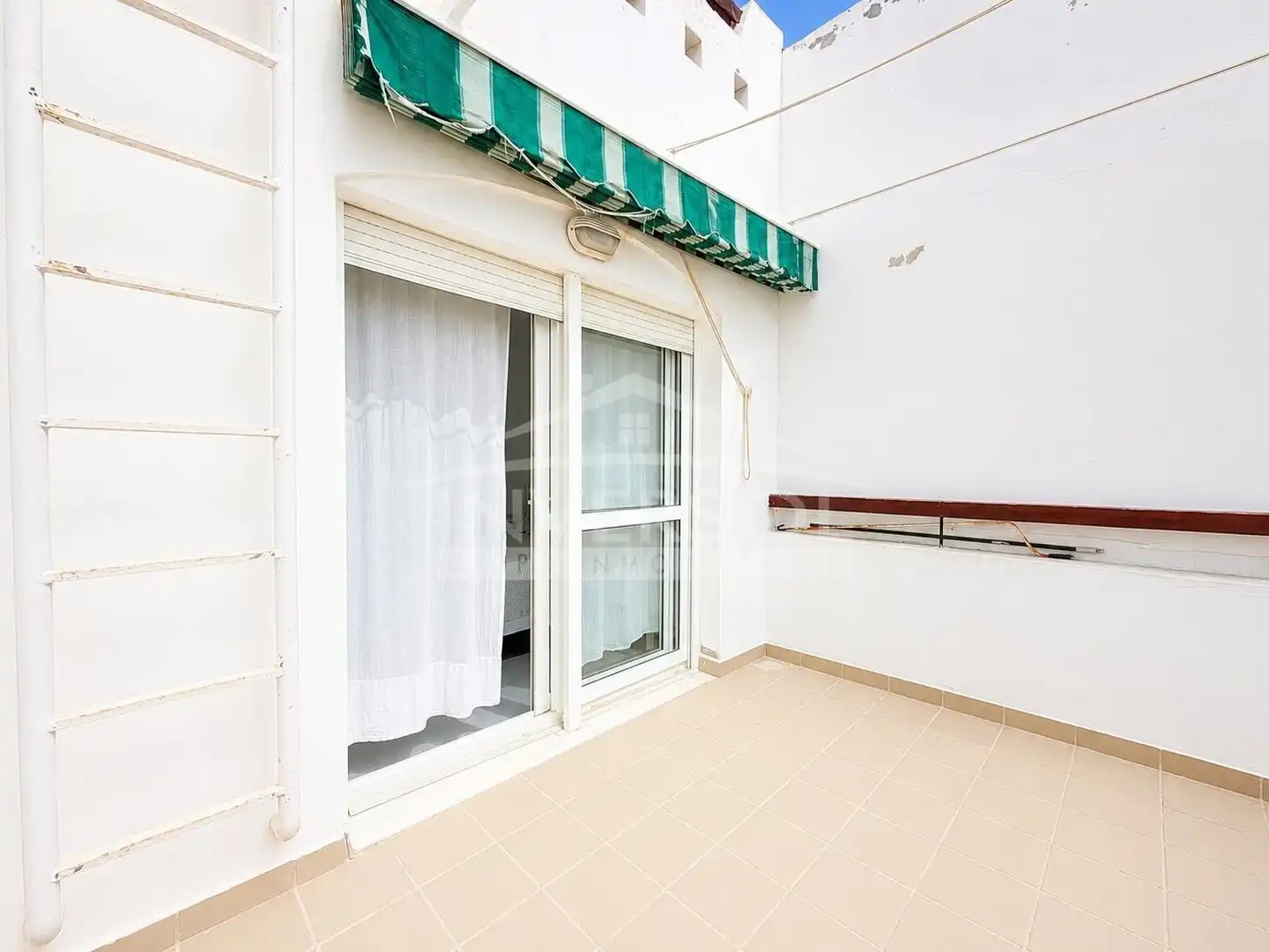 Terraza de Piso en venta en El Ejido con Amueblado