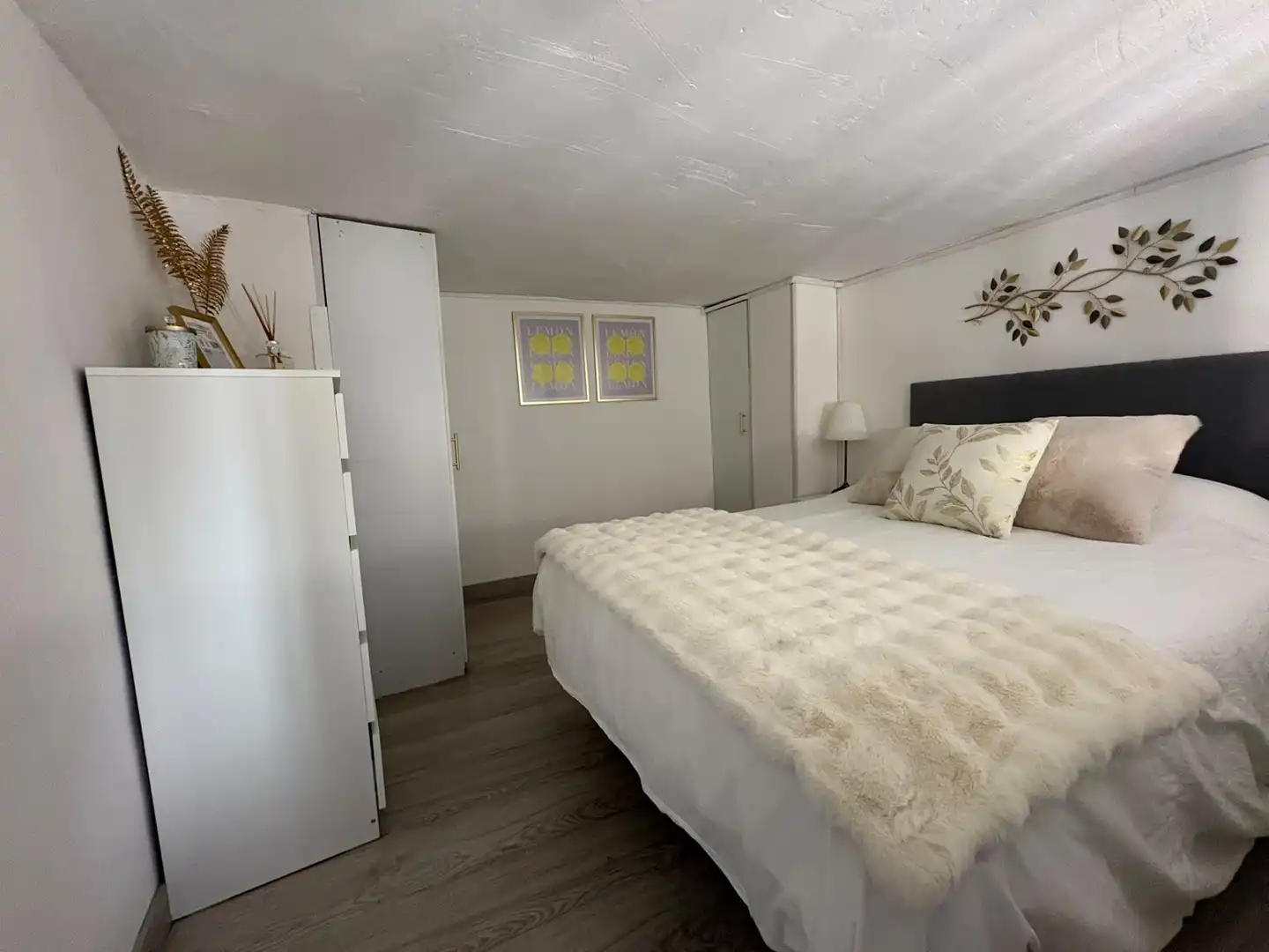 Habitación de Planta baja en venta en Sur