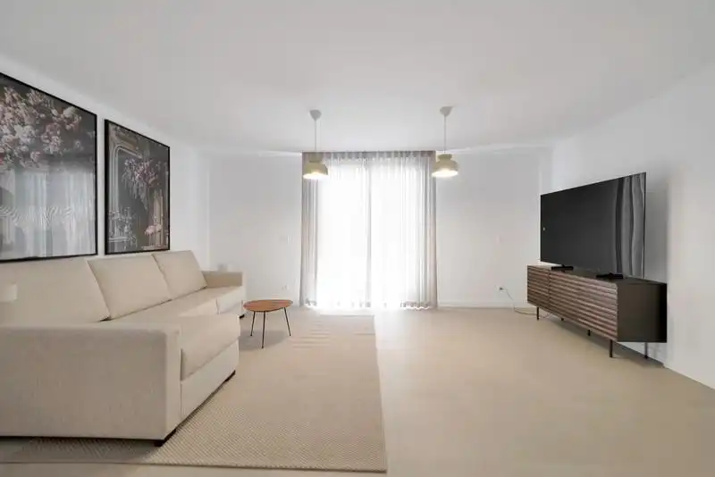 Sala de estar de Casa adosada de alquiler en Estepona con Aire acondicionado, Jardín privado y Terraza