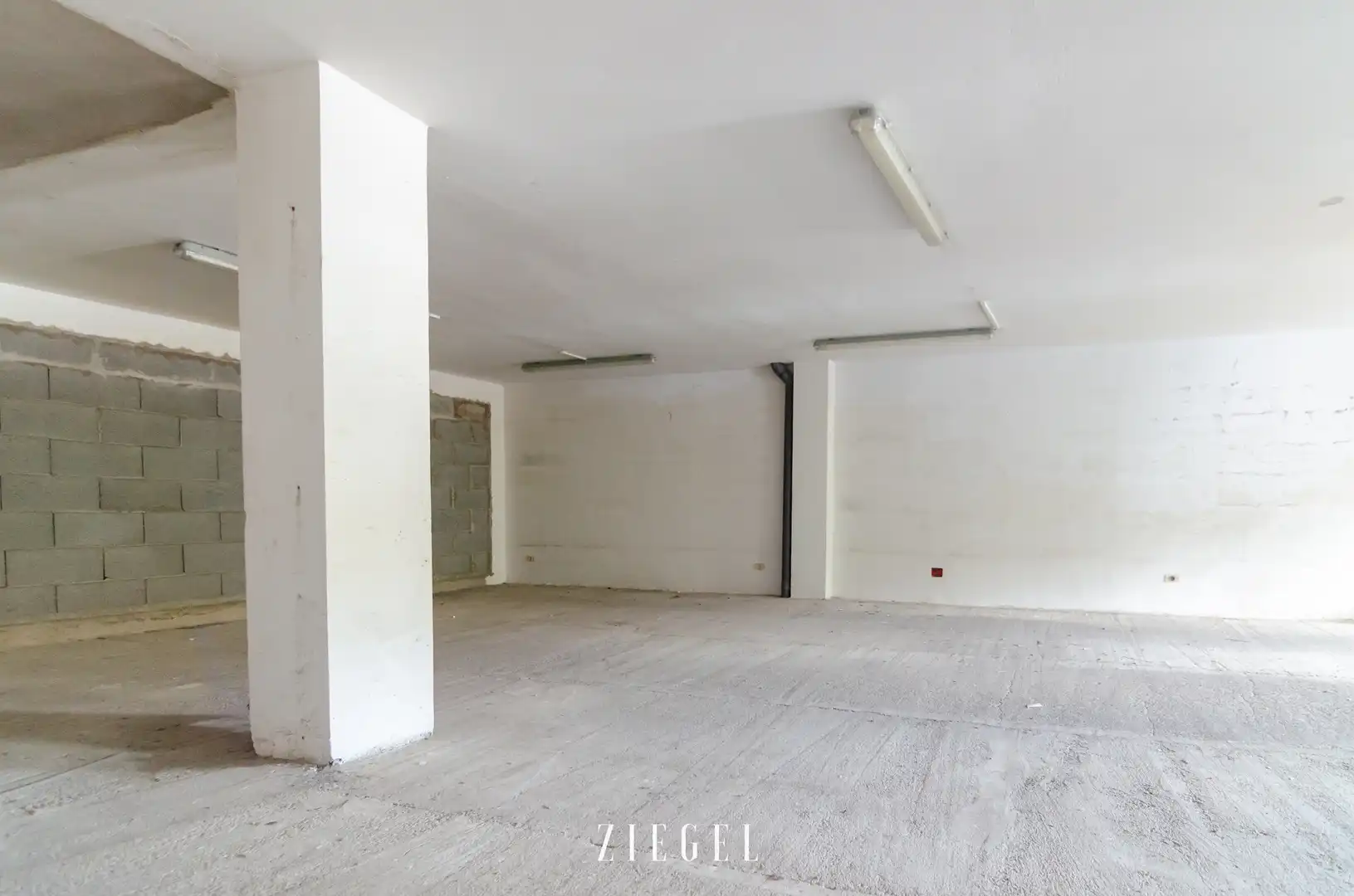 Commercial properties for sale in Las Palmas de Gran Canaria  with Air Conditioner