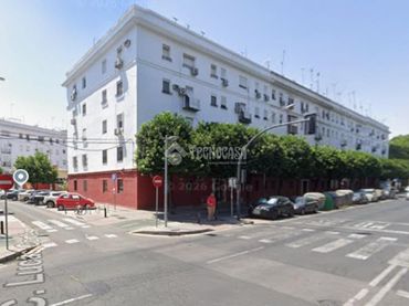 Piso con balcón en venta en Triana
