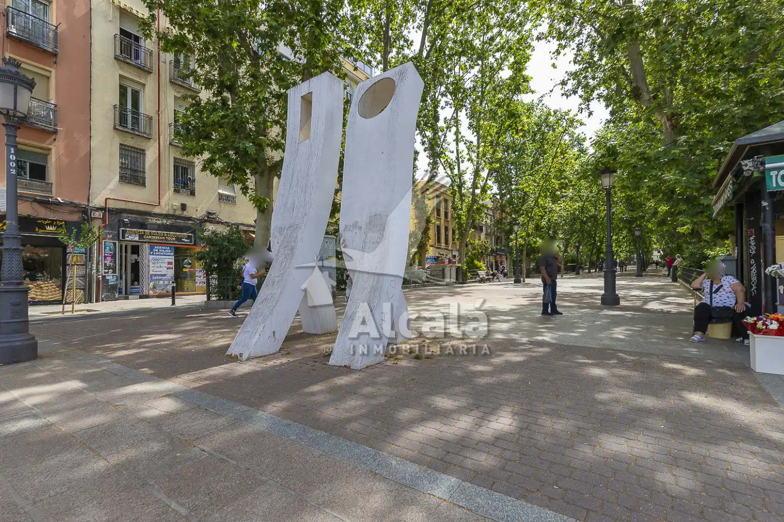 Vista exterior de Pis en venda en Madrid amb Calefacció