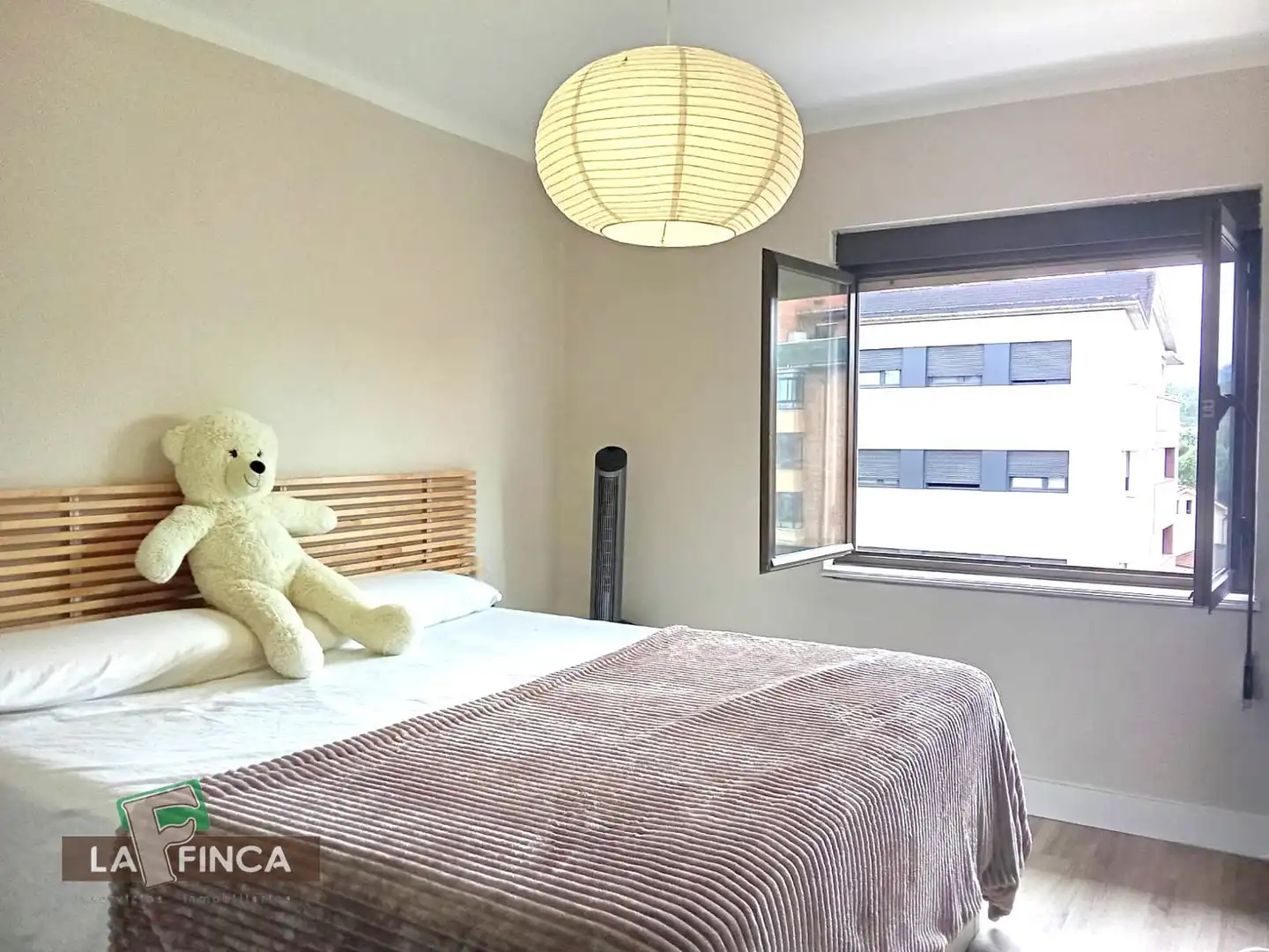 Bedroom of Flat for sale in Oviedo   with Heating and Furnished
