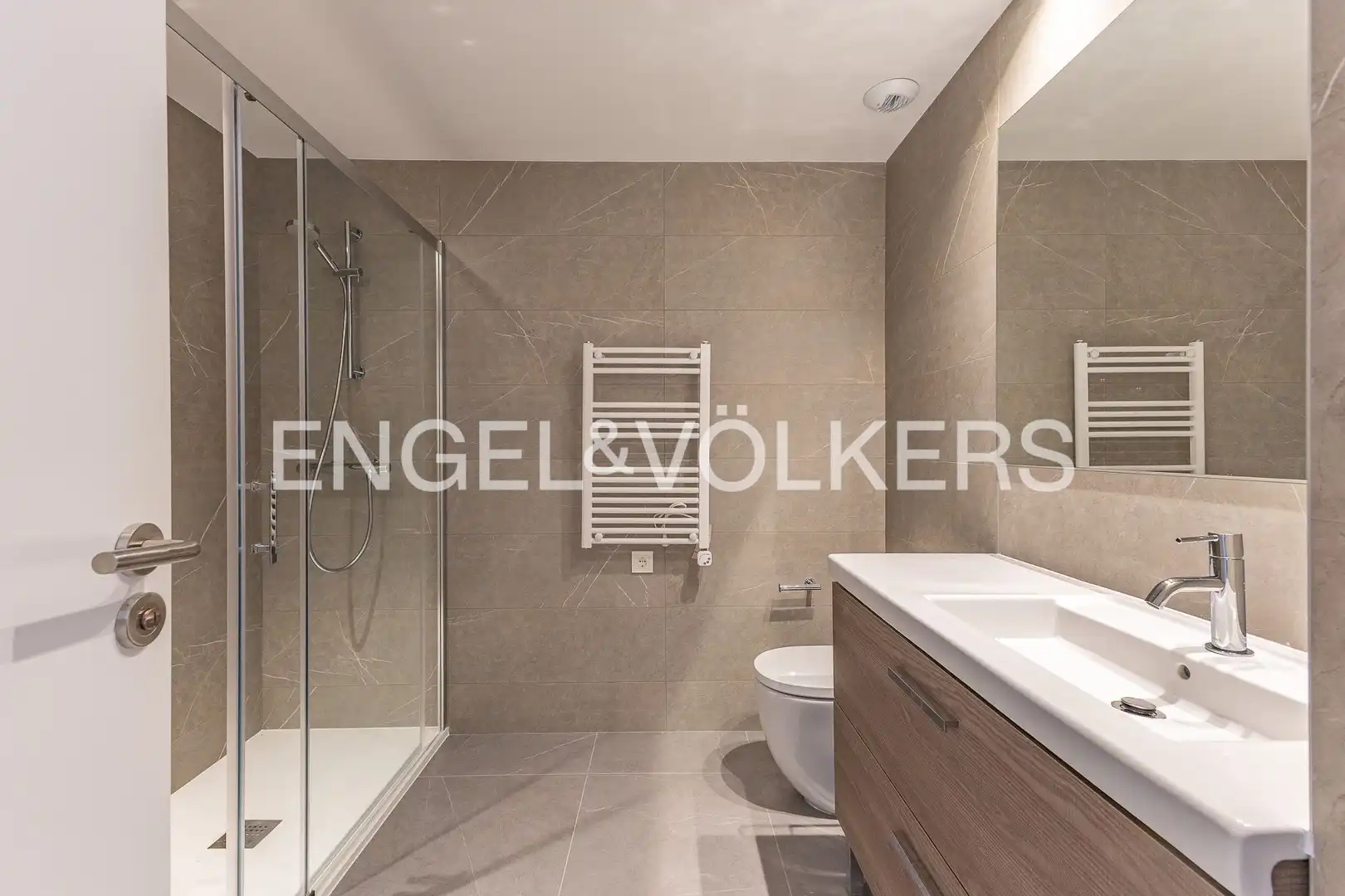 Baño de Planta baja de alquiler en Sabadell con Aire acondicionado, Calefacción y Terraza
