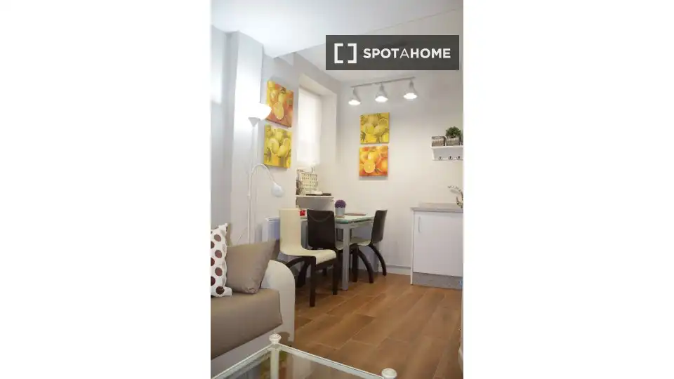 Vista exterior de Apartamento para compartir en Córdoba con Aire acondicionado, Calefacción y Terraza