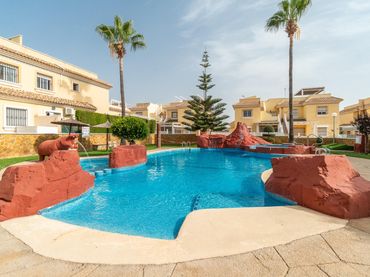 Bungalow con balcón en venta en Calle estragon