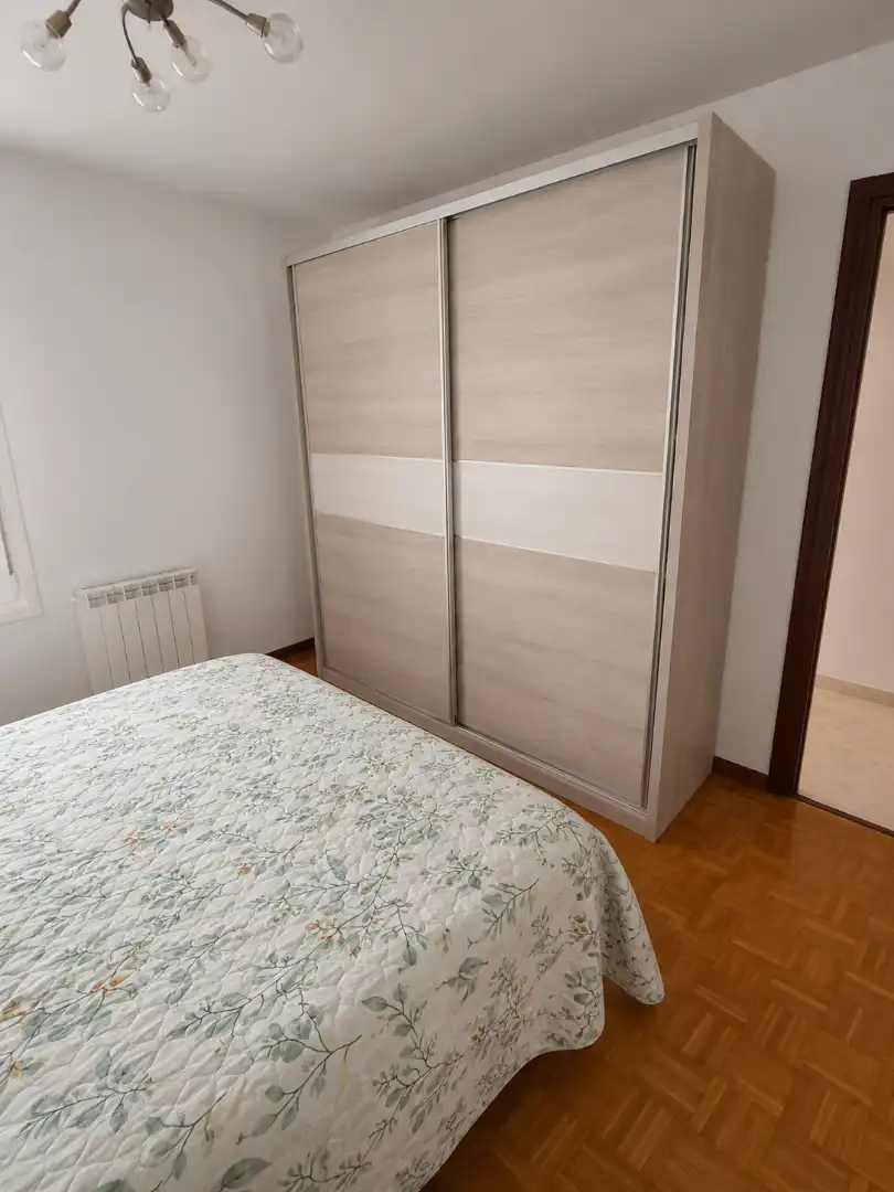 Bedroom of Flat for rent in Gijón   with Heating, Parquet flooring and Furnished