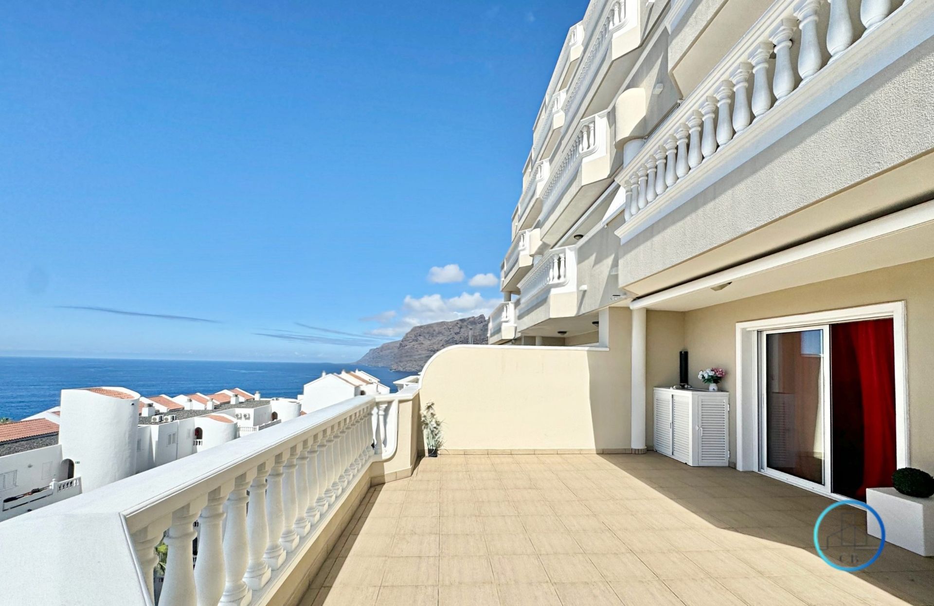 Vista exterior de Apartament en venda en Santiago del Teide amb Moblat i Piscina comunitària