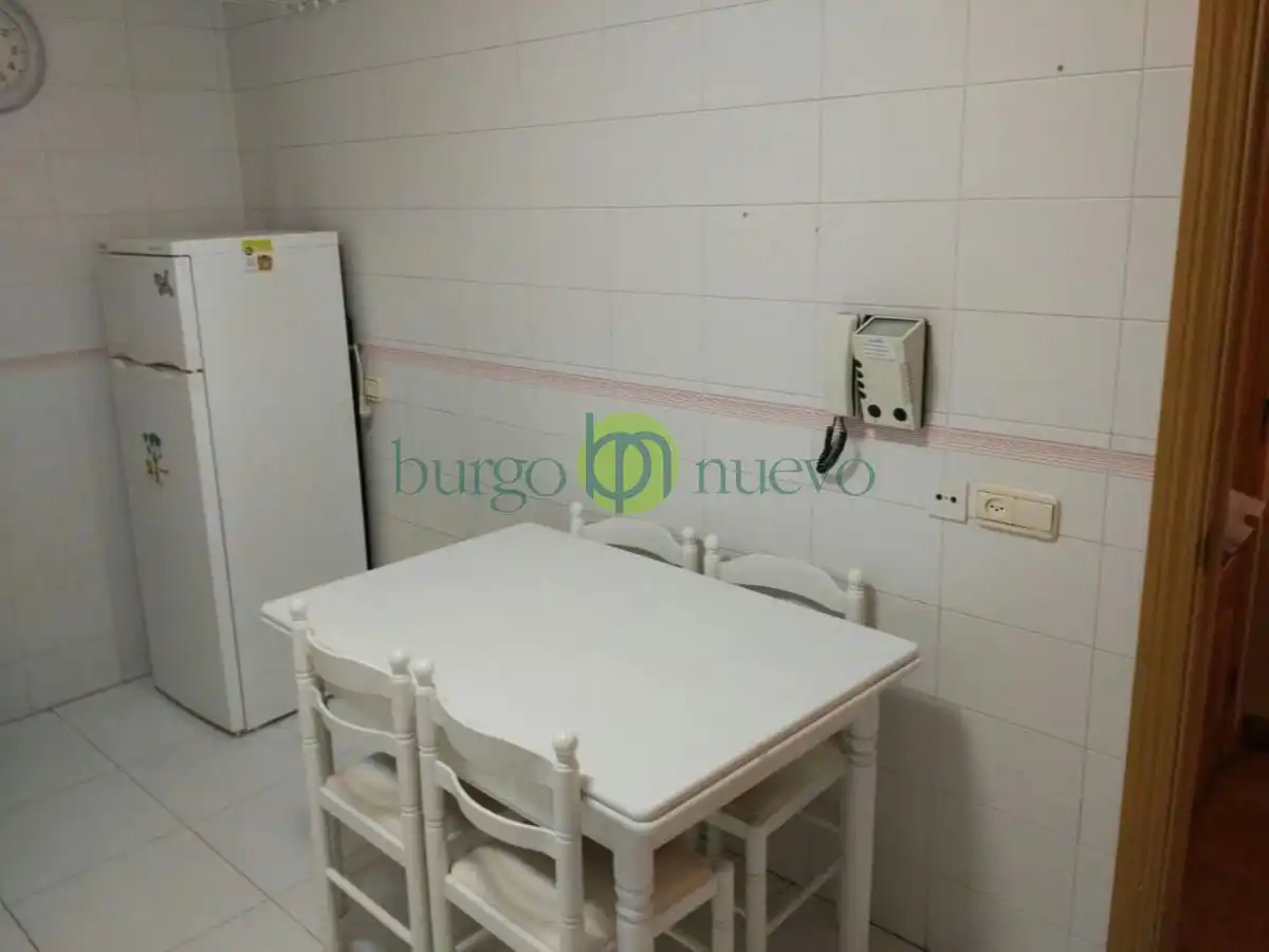 Appartement compact avec ascenseur à louer à Calle Máximo Cayón Waldaliso, imagen 10