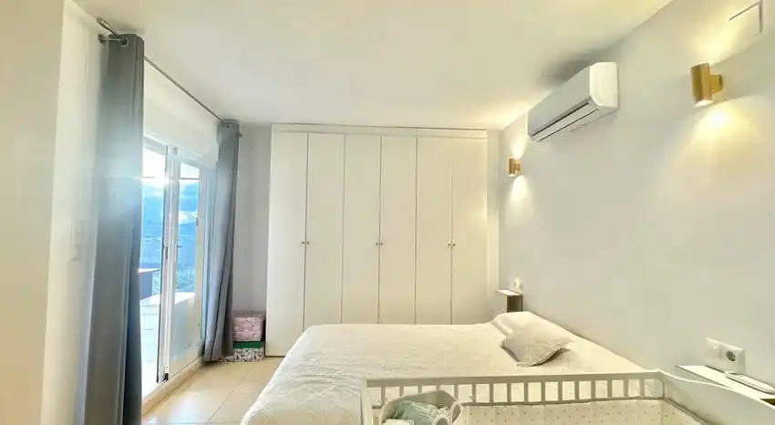 Habitación de Casa o chalet en venta en Almiserà con Aire acondicionado, Calefacción y Jardín privado
