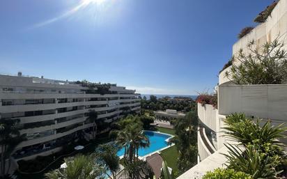Exterior view of Duplex for sale in Marbella