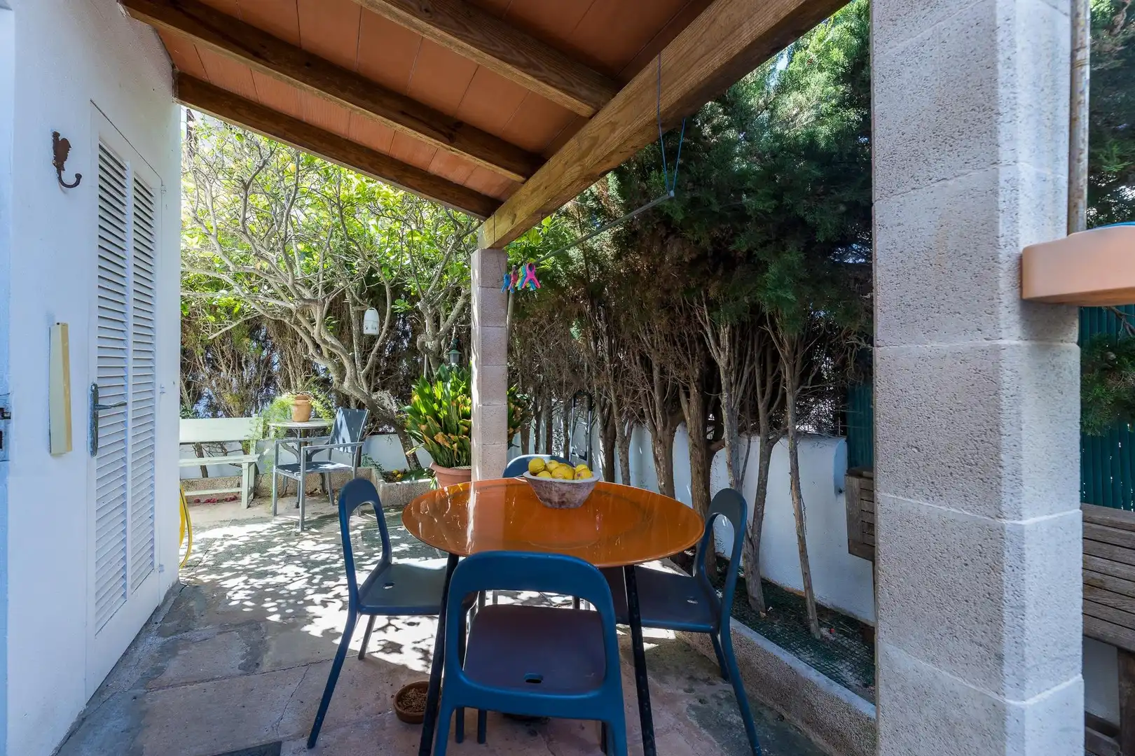 Terrasse von Einfamilien-Reihenhaus zum Verkauf in Ses Salines mit Klimaanlage, Heizung und Terrasse