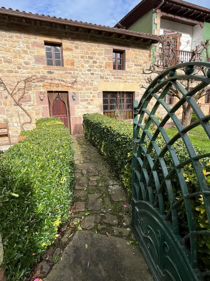 Jardín de Casa o chalet en venta en Cieza (Cantabria) con Jardín privado, Parquet y Balcón