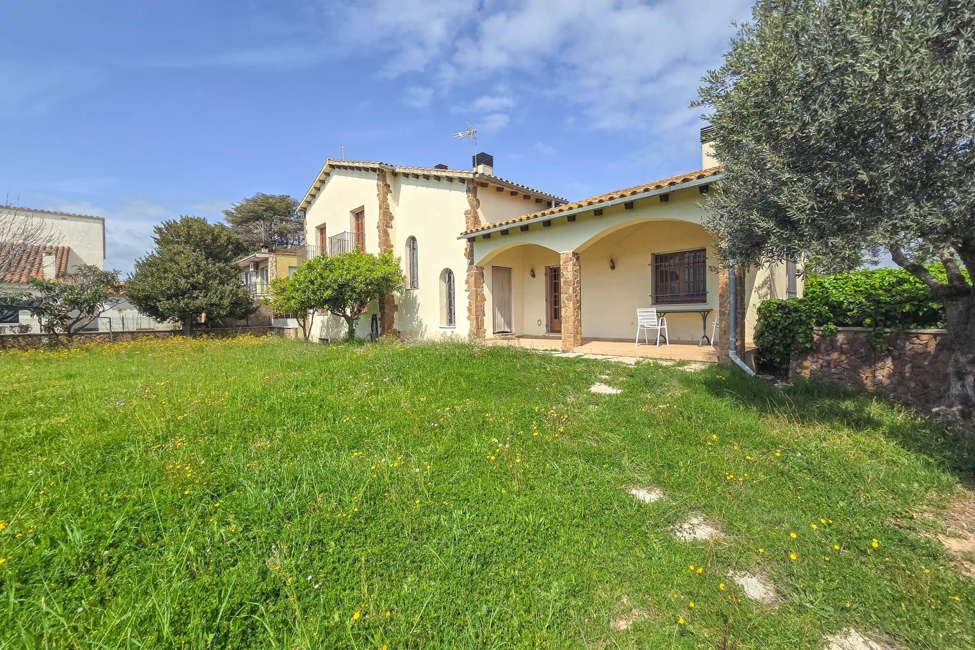 Garden of House or chalet for sale in Sant Pere Pescador  with Air Conditioner, Heating and Private garden