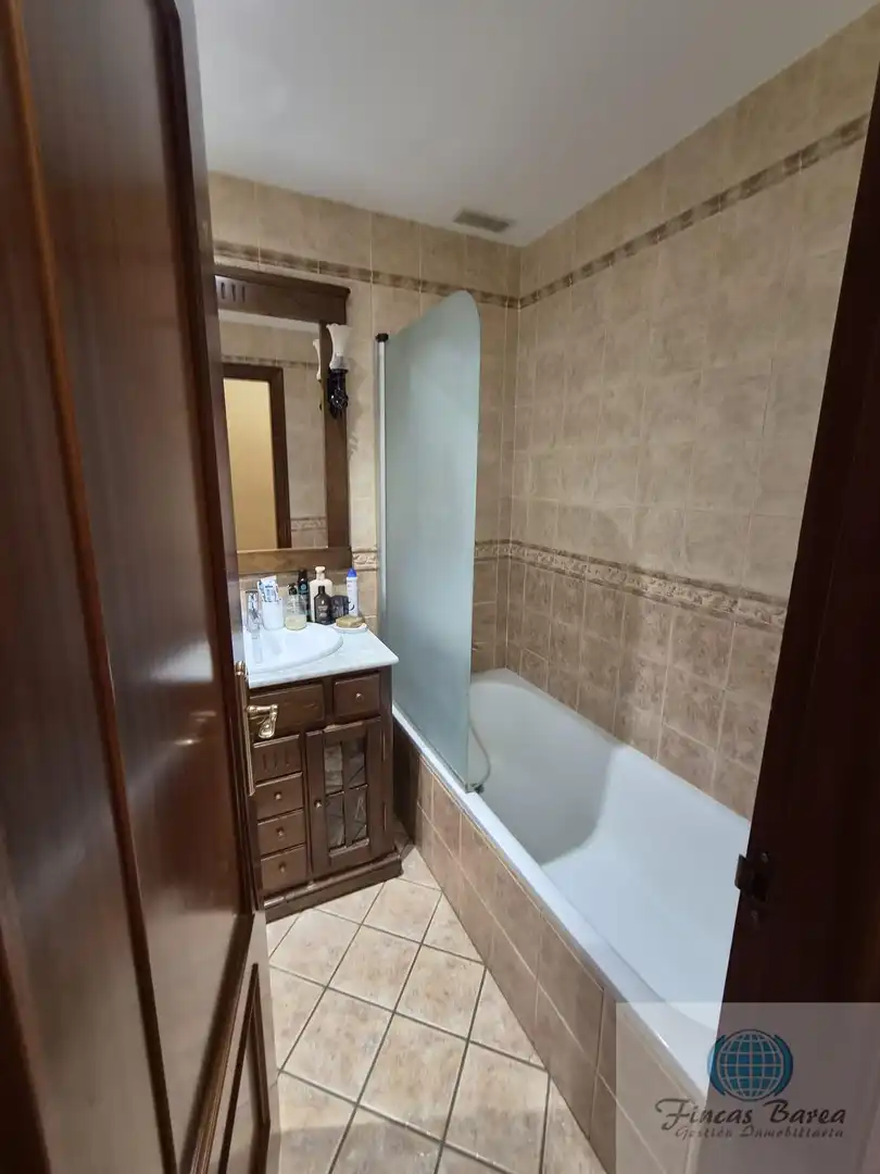 Bathroom of Flat for sale in Mijas  with Air Conditioner and Balcony