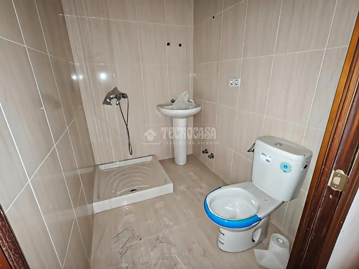 Badezimmer von Geschaftsraum zum Verkauf in Armilla