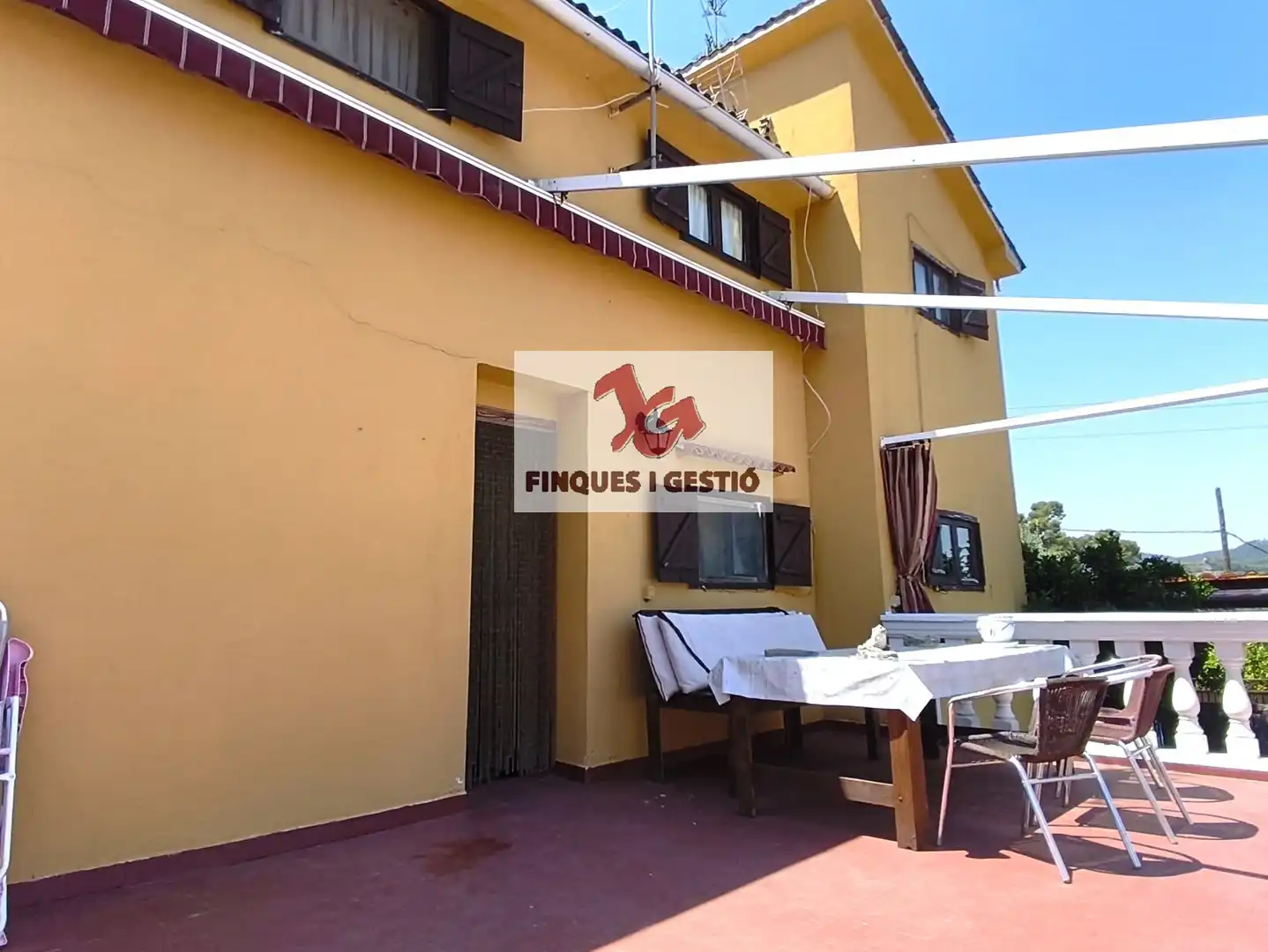 Xalet amb terrassa en venda a Torrelles de Llobregat