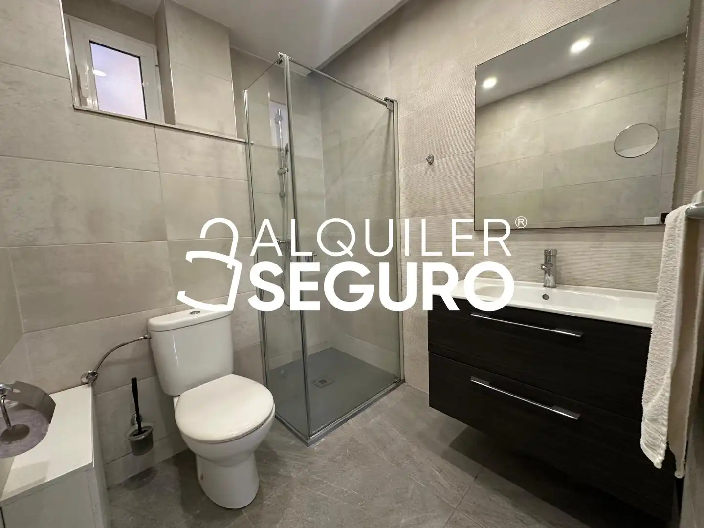 Baño de Piso de alquiler en Valencia con Aire acondicionado y Amueblado