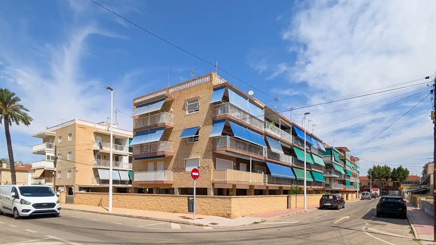Vista exterior de Piso en venta en Santa Pola con Terraza, Trastero y Amueblado