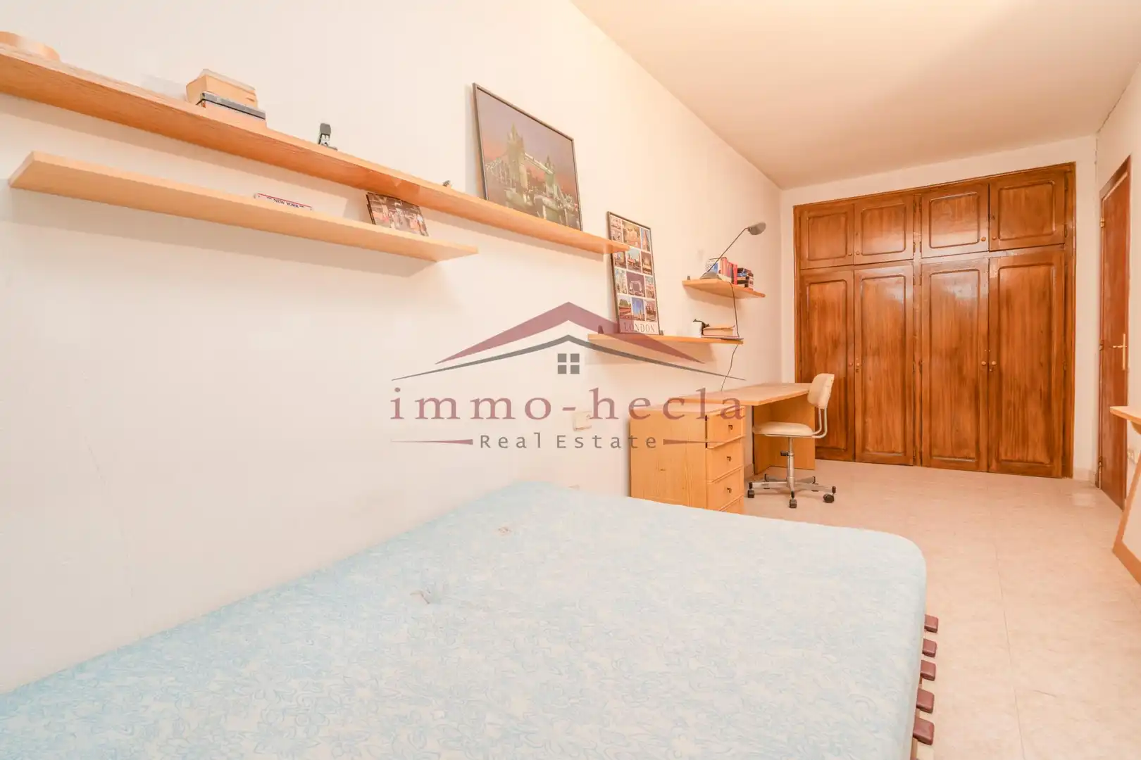 Habitación de Edificio en venta en Igualada