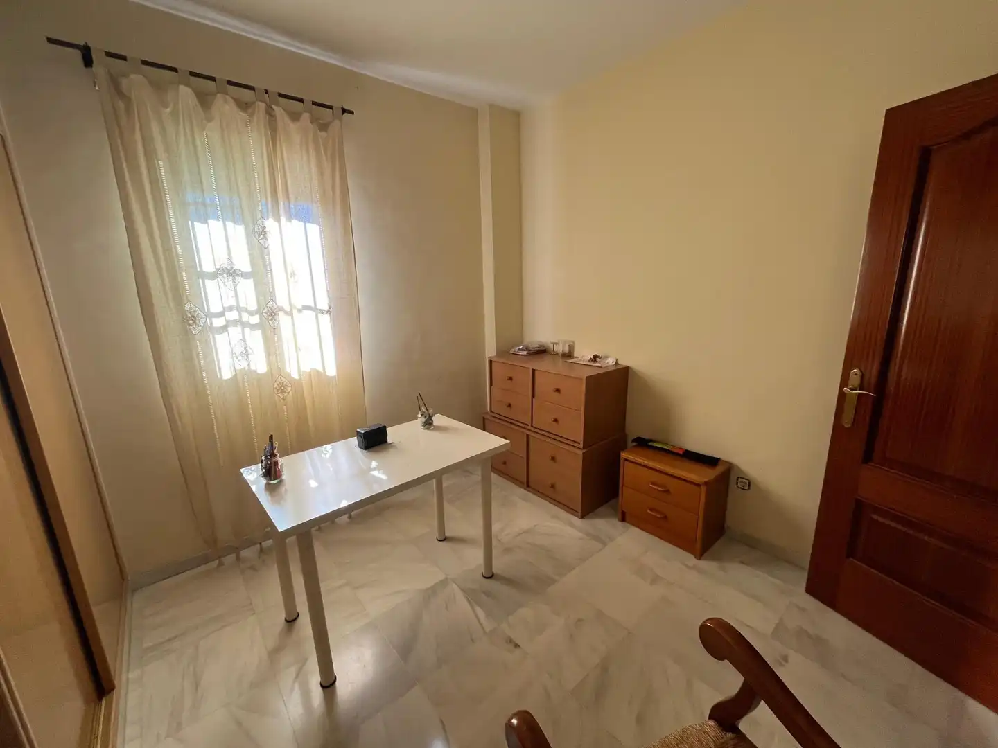 Dormitori de Casa adosada en venda en Huévar del Aljarafe amb Terrassa i Balcó