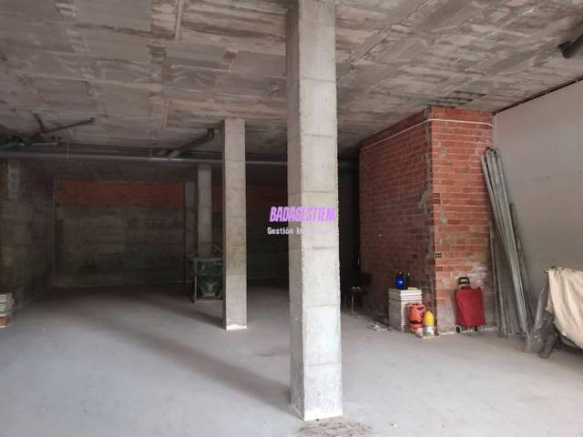 Local comercial en Alquiler en  Carrer Torrent De La Font en Morera