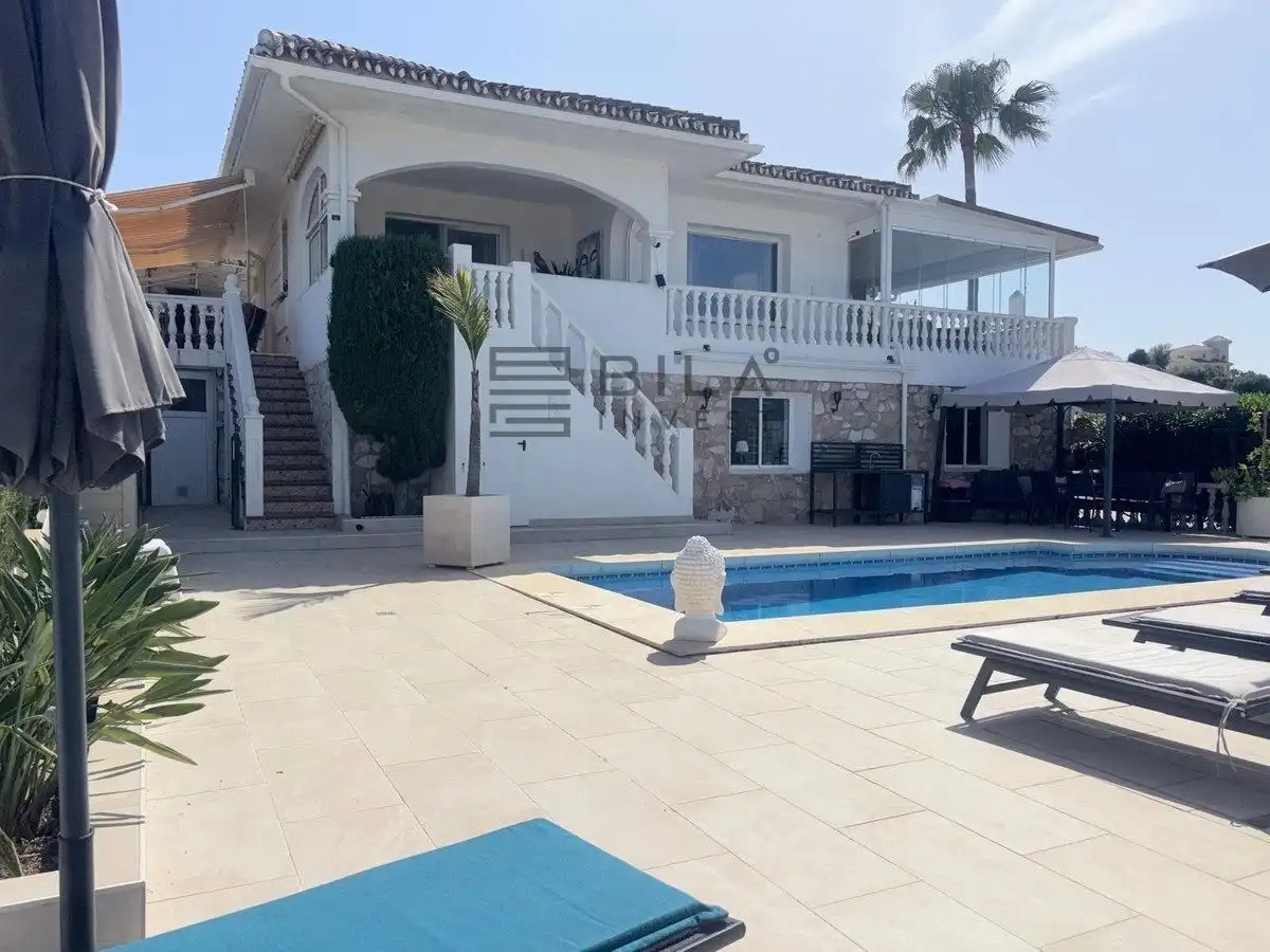 Villa avec piscine à vendre à Cerros del Aguila