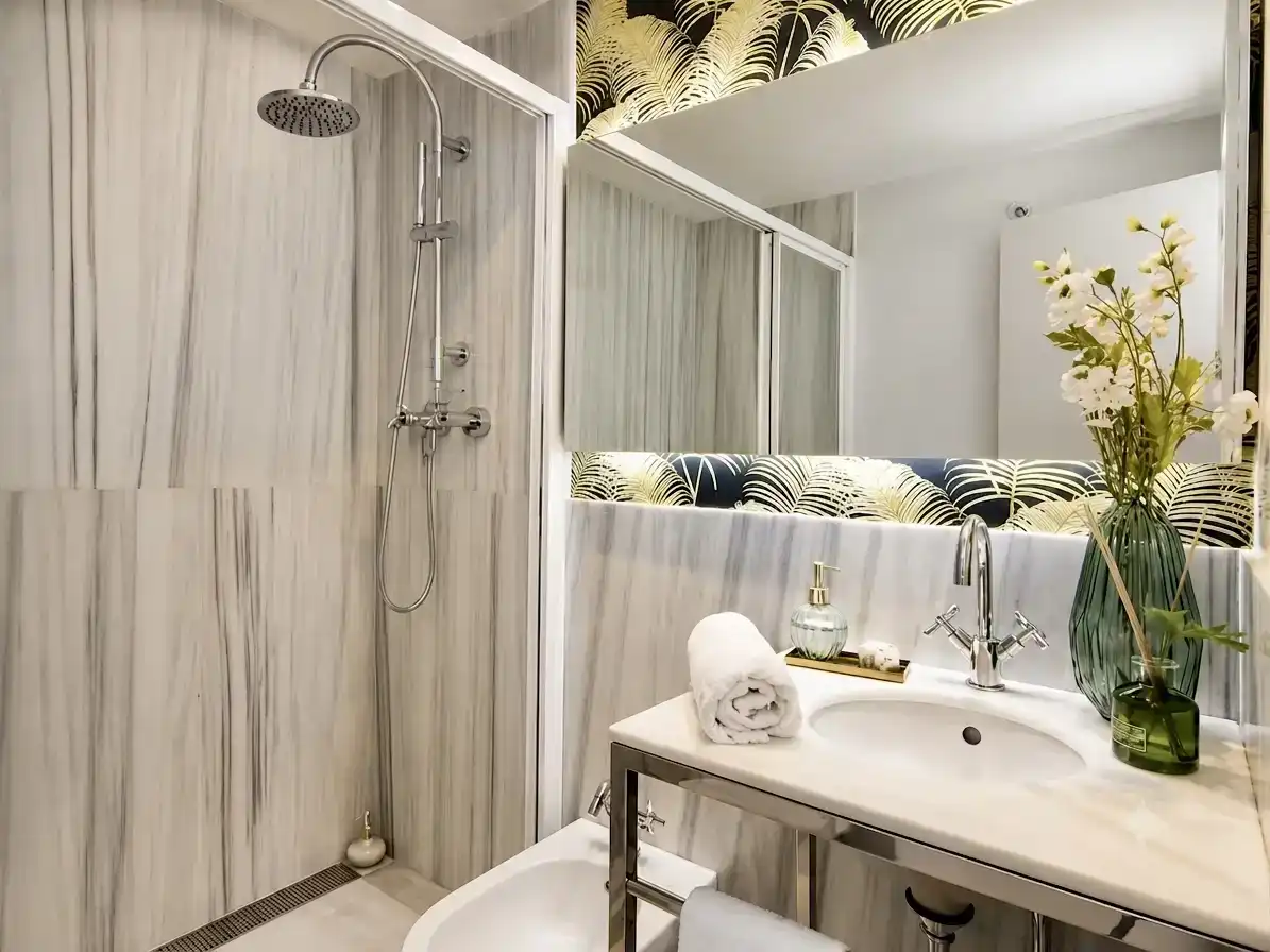 Baño de Piso en venta en Granada con Aire acondicionado, Parquet y Piscina