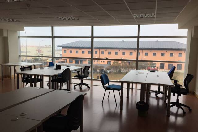 Oficina en Alquiler en Carbajosa de la Sagrada