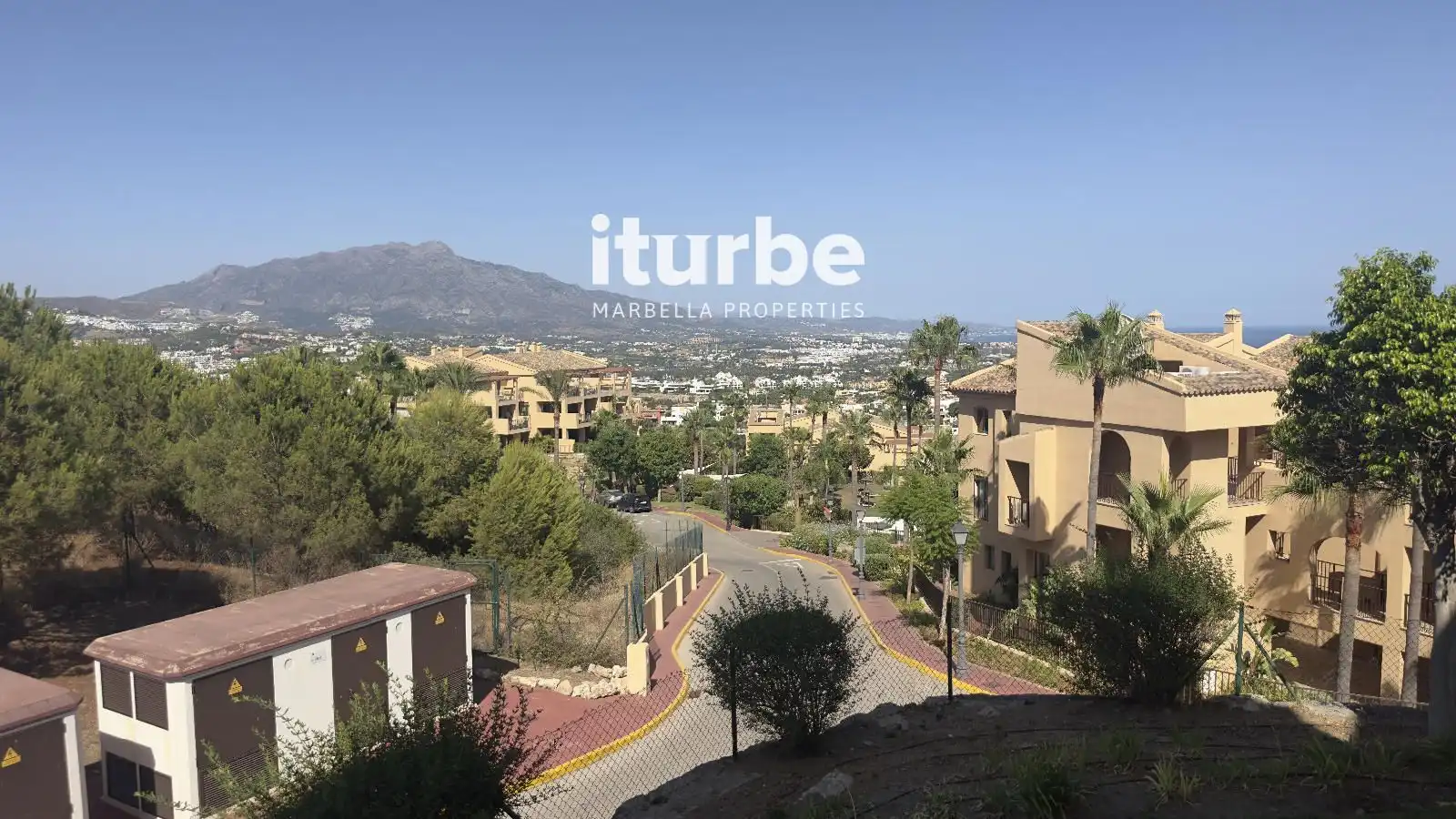 Exterior view of Flat for rent in Benahavís  with Air Conditioner, Terrace and Swimming Pool