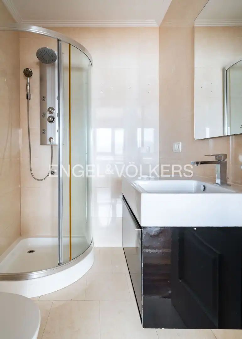 Baño de Piso en venta en Santander con Calefacción, Terraza y Balcón