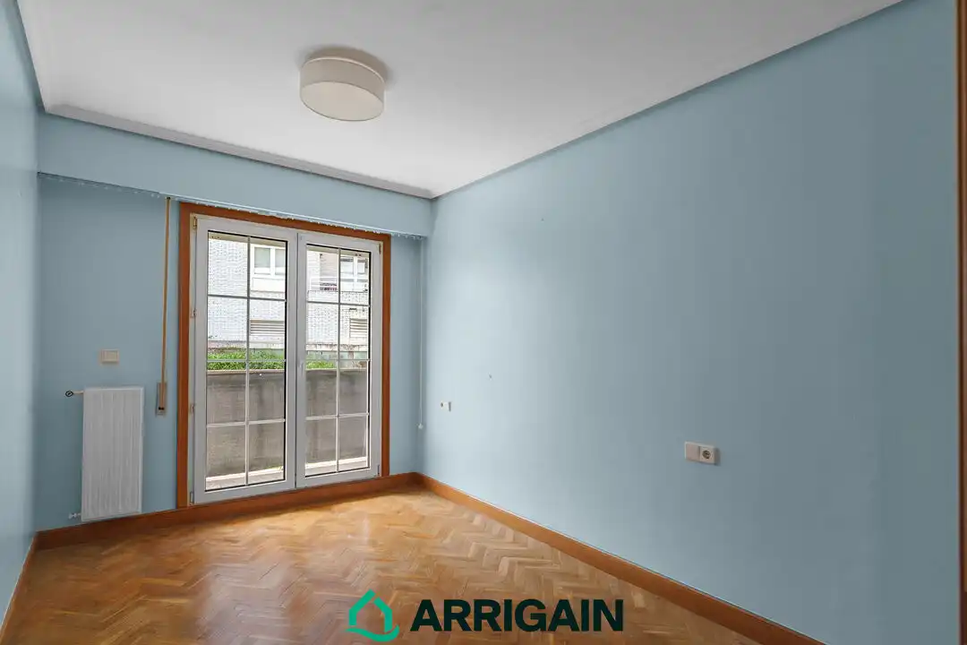 Habitación de Piso en venta en Donostia - San Sebastián  con Calefacción, Terraza y Trastero