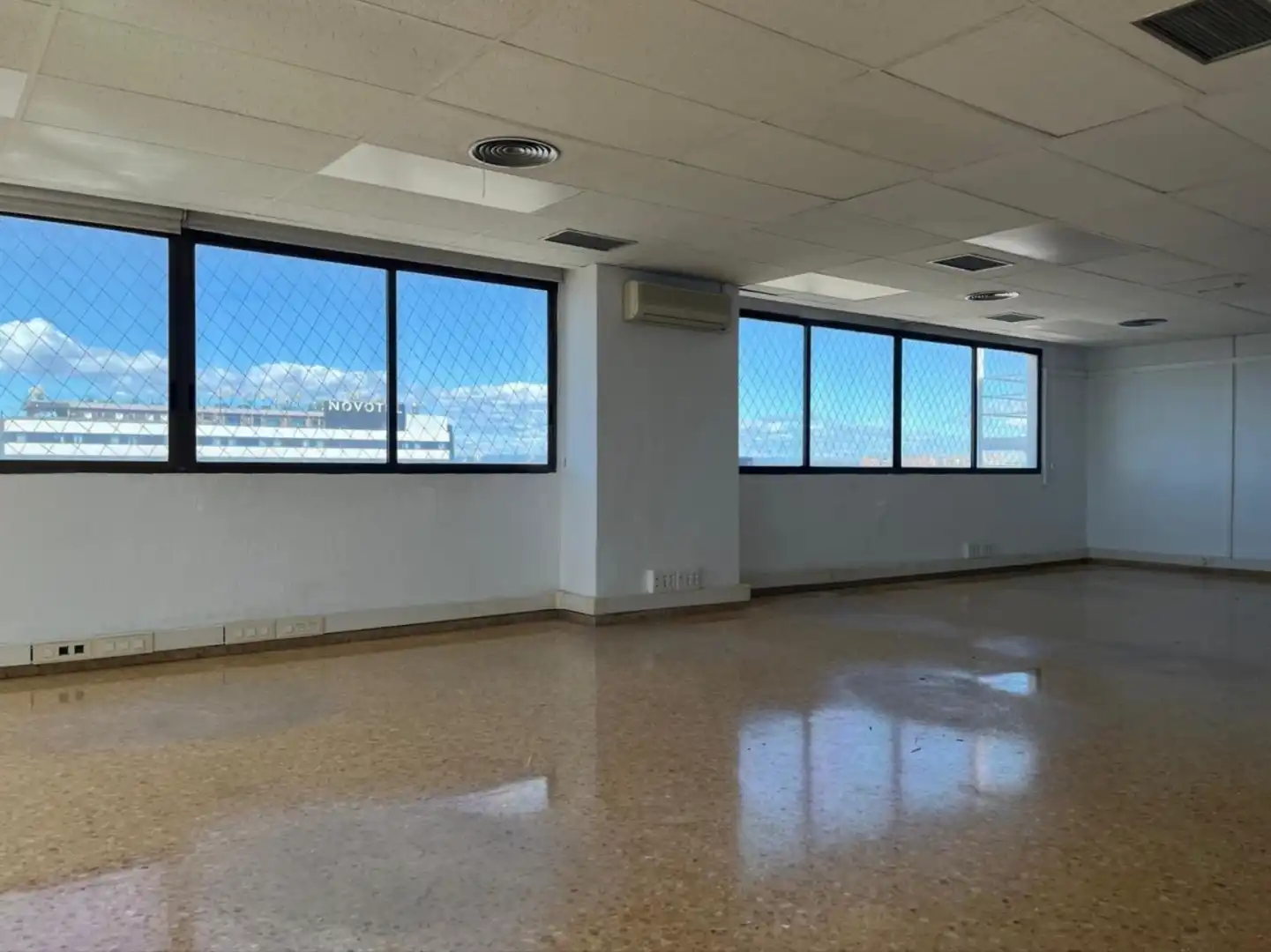 Büro zur Miete in Valencia mit Klimaanlage
