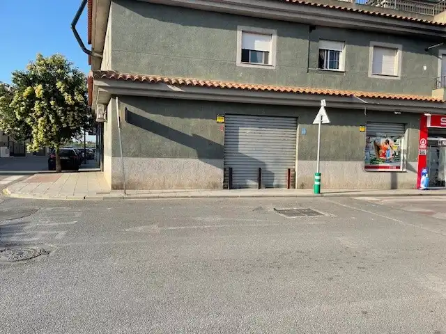 Gewerbefläche zum Verkauf in Calle Virgen de los Remedios 31, imagen 2