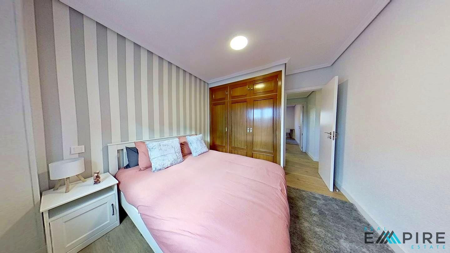 Dormitori de Pis per a compartir en Pozuelo de Alarcón amb Calefacció, Moblat i Internet