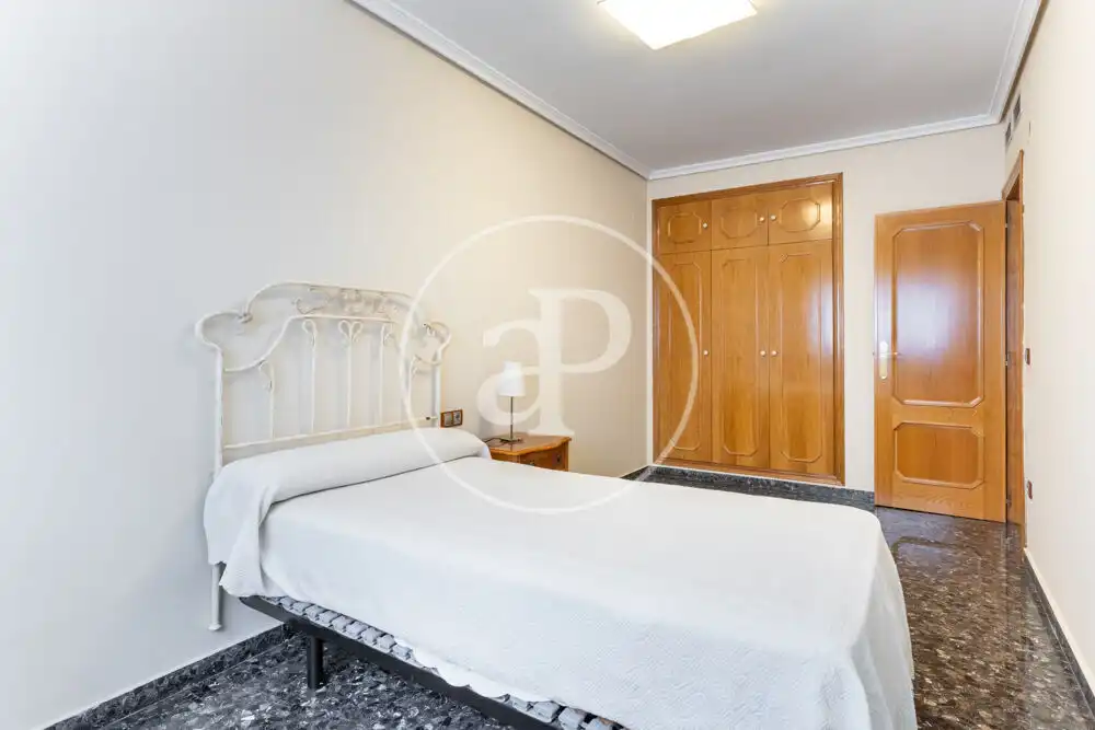 Habitación de Dúplex de alquiler en Burjassot con Aire acondicionado, Calefacción y Amueblado