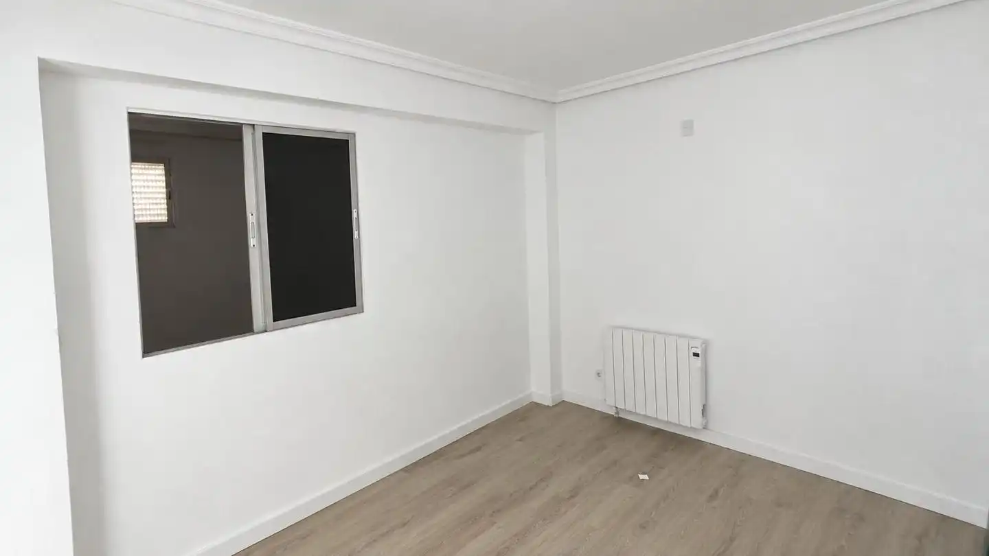 Habitación de Planta baja en venta en Madrid
