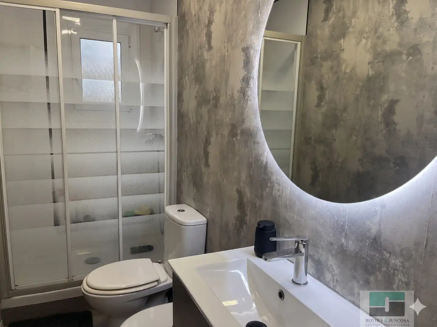 Baño de Ático en venta en Castelldefels con Aire acondicionado, Parquet y Terraza
