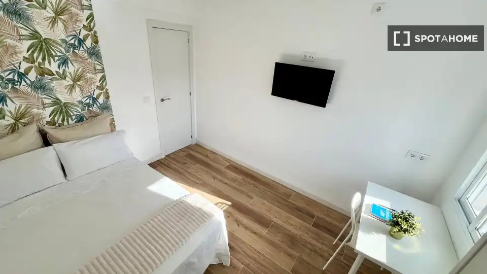 Bedroom of Flat for rent in Sevilla  with Air Conditioner, Heating and Furnished