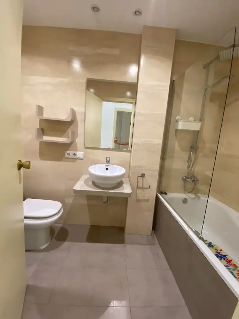 Baño de Piso de alquiler en Córdoba con Aire acondicionado, Calefacción y Terraza