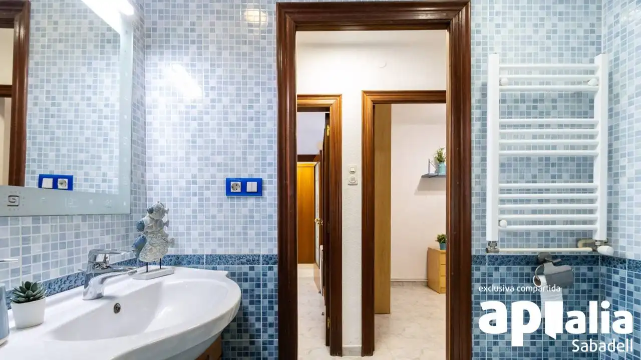 Bathroom of Flat for sale in Sabadell  with Heating