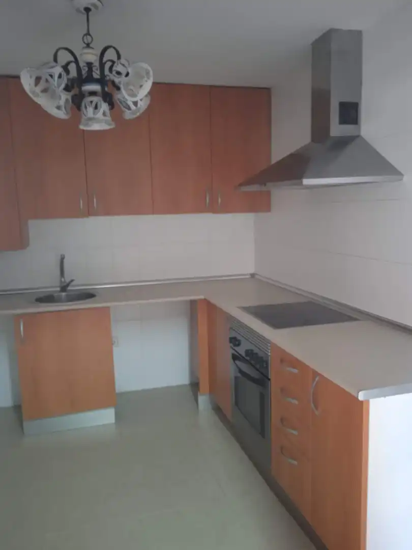 Cuina de Casa o xalet en venda en Santo Domingo-Caudilla amb Calefacció i Terrassa