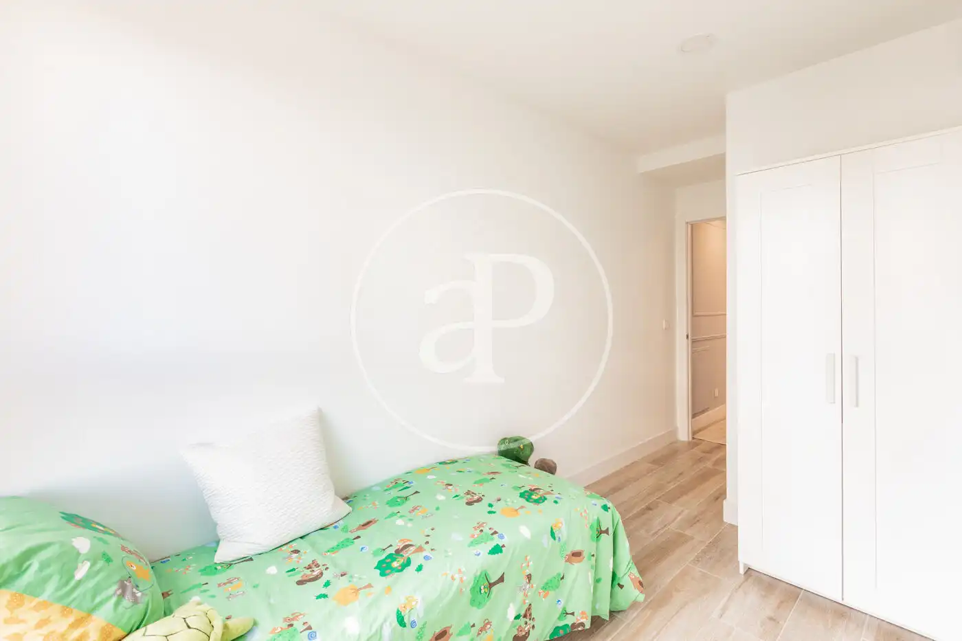 Dormitori de Loft en venda en San Sebastián de los Reyes amb Aire condicionat, Calefacció i Jardí privat