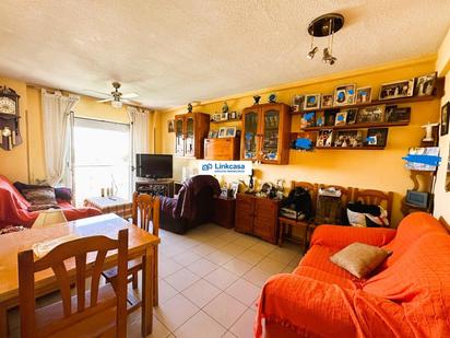 Living room of Flat for sale in  Madrid Capital