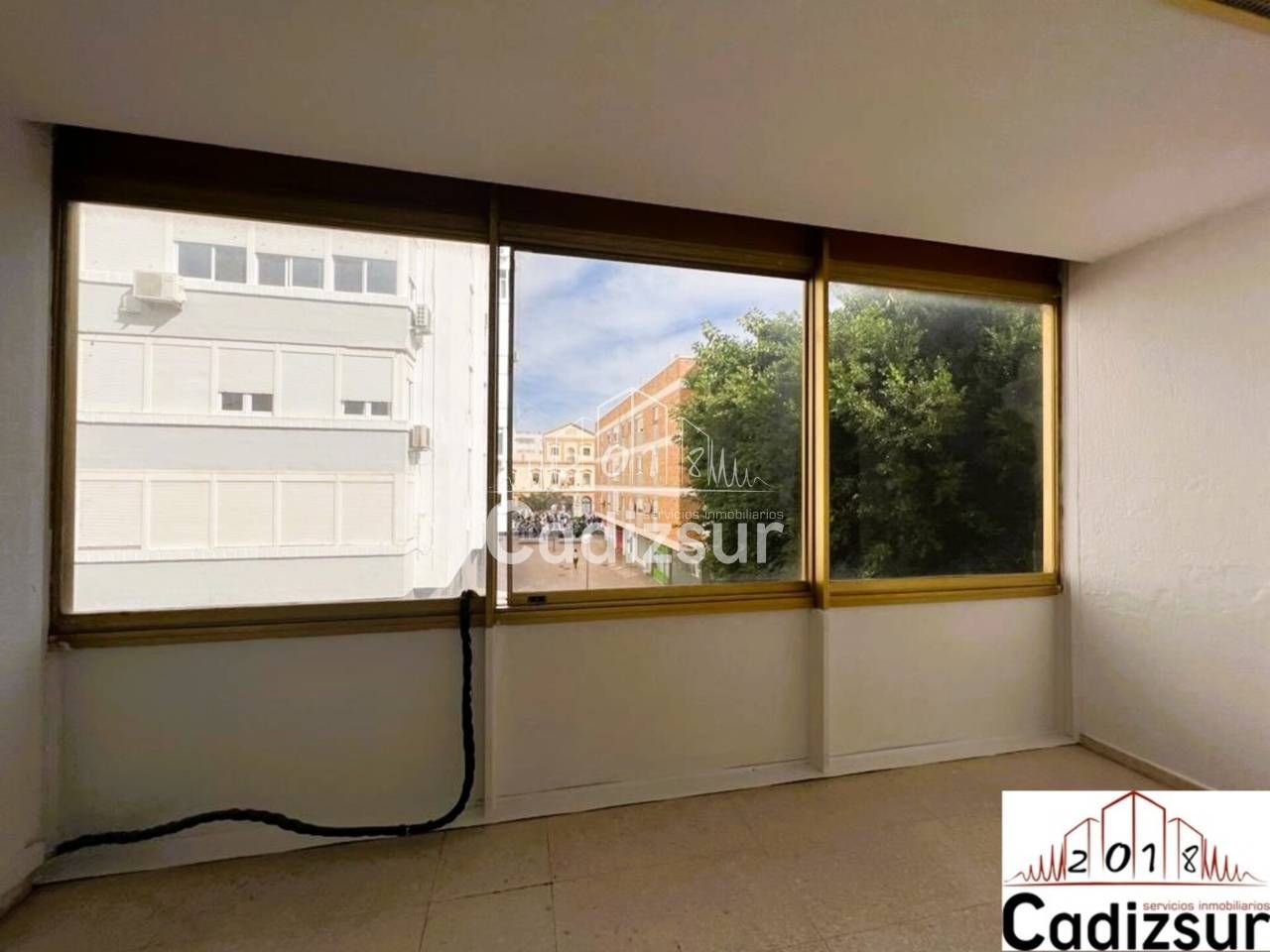 Exterior view of Office to rent in  Cádiz Capital