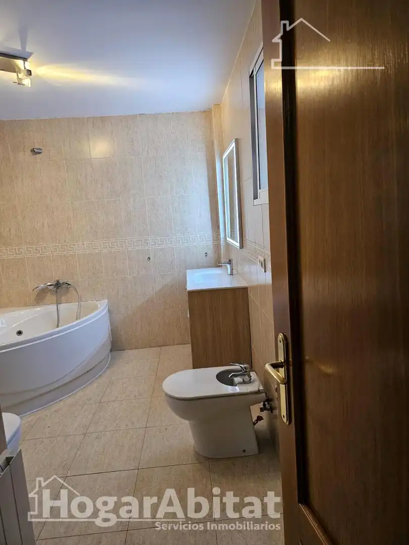 Bany de Àtic en venda en Castellón de la Plana / Castelló de la Plana amb Aire condicionat, Calefacció i Terrassa