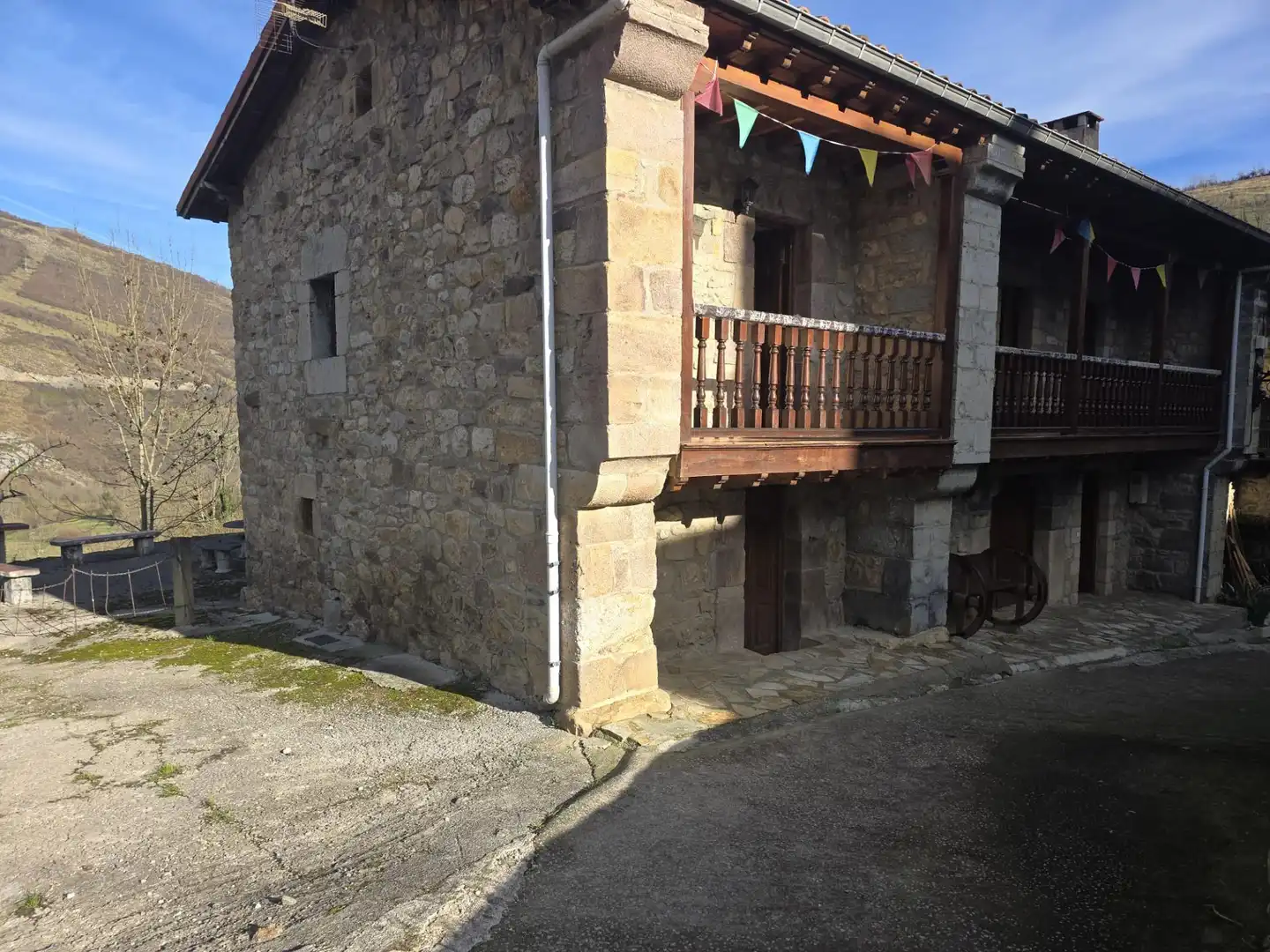 Vista exterior de Casa o chalet en venta en Tudanca con Amueblado y Balcón